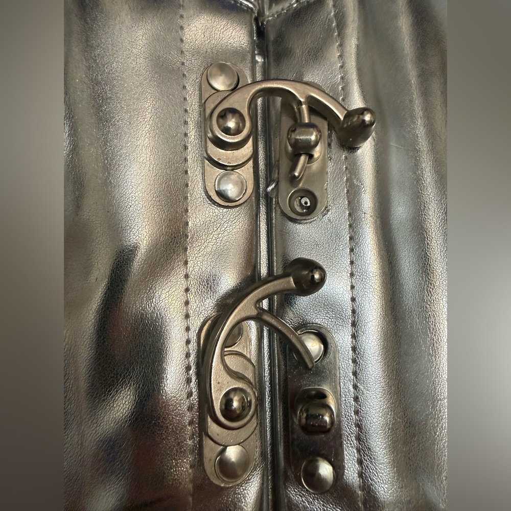 Burleska silver faux leather corset with heavy metal fasteners - Picture 5 of 9